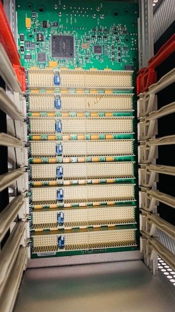 Why do only some NI PXI card connectors have the Blue alignment insert Why do only some NI PXI card connectors have the Blue alignment insert